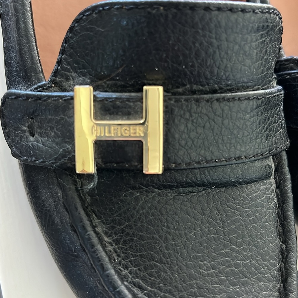 Women’s Tommy Hilfiger Black loafers size 7.5 M - Picture 2 of 7